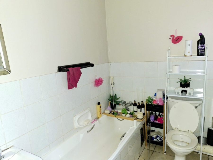 2 Bedroom Property for Sale in Vaalpark Free State
